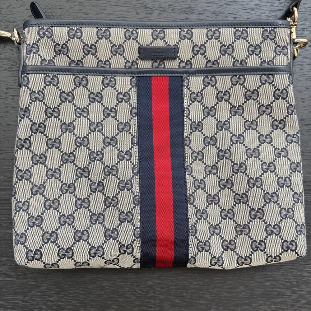 Gucci GG Supreme Monogram Web Flat Messenger Bag